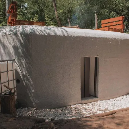Vojensky Bunker Glamping *