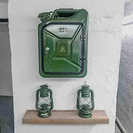 Vojensky Bunker * ברטיסלאבה